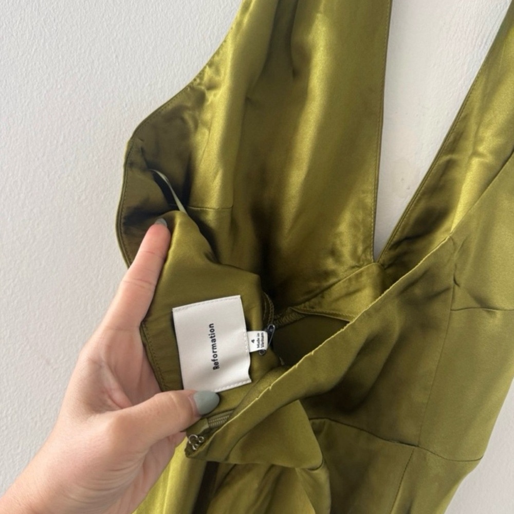 Reformation Daniela silk dress in pear NWT - Picture 6 of 7